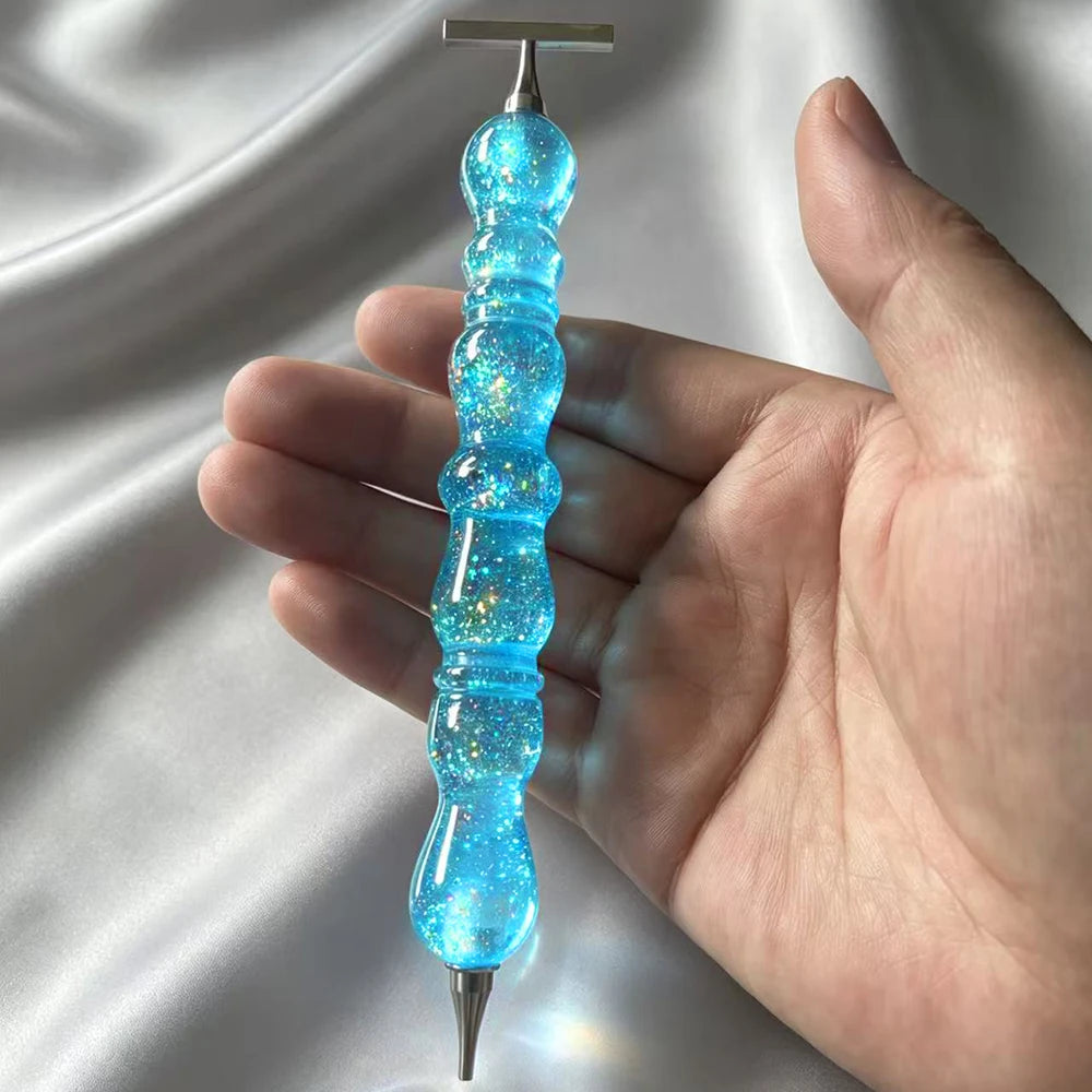 Stylo applicateur lumineux, effet brillant