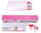 Kit de diamond painting personnalisé Pixel & Strass reçu : boîte de rangement, toile roulée, légende des couleurs, stylo applicateur, entonnoir et pince